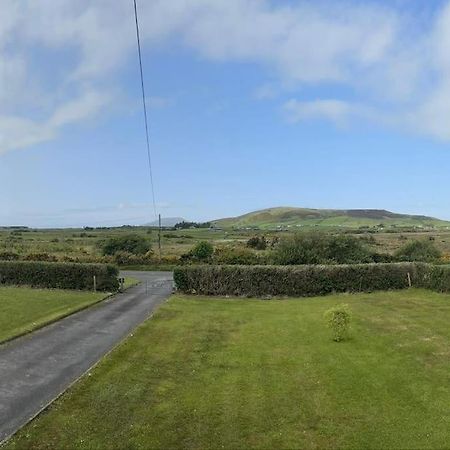 Villa Rosie'S Pad Louisburgh Exterior foto