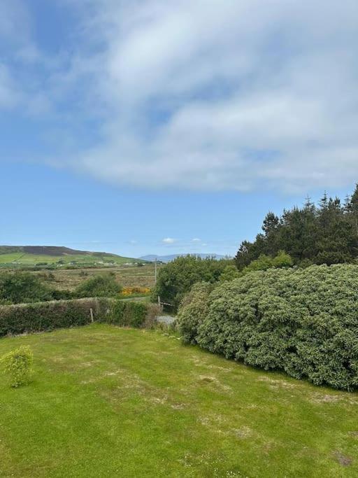 Villa Rosie'S Pad Louisburgh Exterior foto