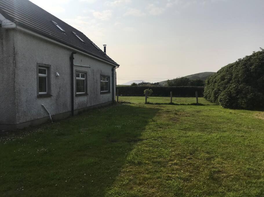 Villa Rosie'S Pad Louisburgh Exterior foto