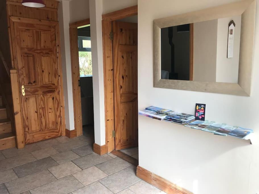 Villa Rosie'S Pad Louisburgh Exterior foto